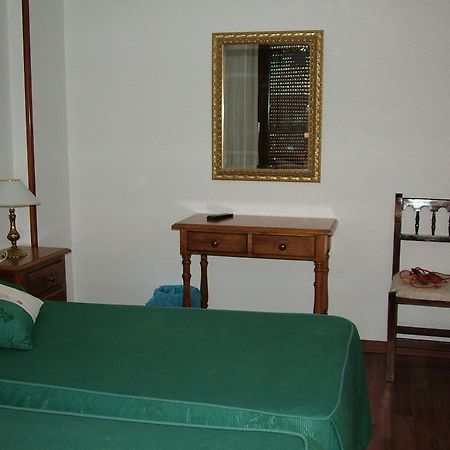 Hostal El Botero Cuzcurrita-Río Tirón Exteriör bild
