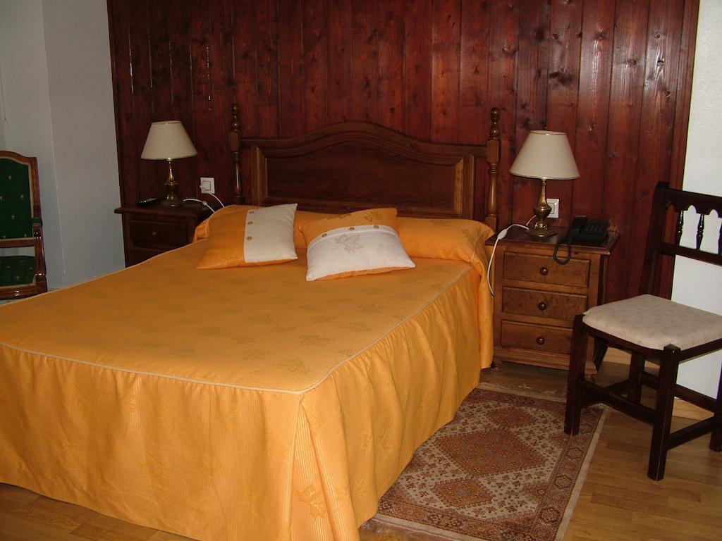 Hostal El Botero Cuzcurrita-Río Tirón Exteriör bild